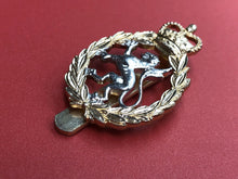 Charger l&#39;image dans la galerie, Genuine British Army Women&#39;s Royal Army Corps Cap Badge - Queen&#39;s Crown
