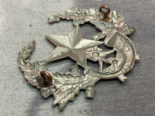 Charger l&#39;image dans la galerie, Original WW1 / WW2 British Army - Cameronians Scottish Cap Badge
