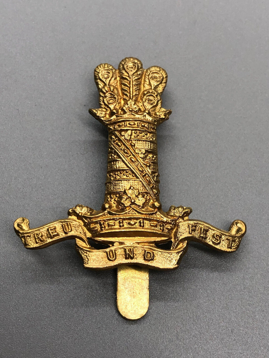 Original WW1 British Army 11th Hussars Cap Badge