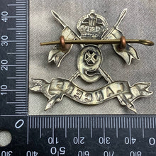 Lade das Bild in den Galerie-Viewer, Original WW2 British Army 9th Queen&#39;s Royal Lancers Cap Badge
