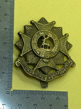 Load image into Gallery viewer, Original British Army WW1/ WW2 Bedfordshire &amp; Hertfordshire Regiment Cap Badge
