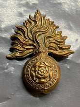 Load image into Gallery viewer, Original WW1 / WW2 British Army London Fusiliers Cap Badge
