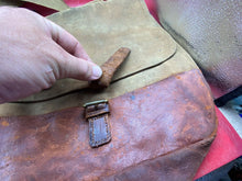 Lade das Bild in den Galerie-Viewer, Original WW1 British Army Officer&#39;s Side Bag - Named to Famous Canadian Officer
