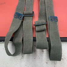 Charger l&#39;image dans la galerie, British Army WW2 Original Set of 44 Pattern Shoulder Straps / Cross Straps
