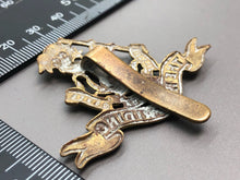 Charger l&#39;image dans la galerie, Original WW1 British Army The West Riding Regiment Cap Badge
