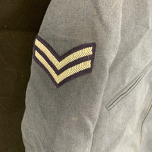 Load image into Gallery viewer, Genuine British Royal Air Force RAF 1972 Pattern Man&#39;s Jacket
