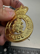 Charger l&#39;image dans la galerie, Genuine Obsolete Royal Bahamas Police Force Pith Helmet / Cap Badge
