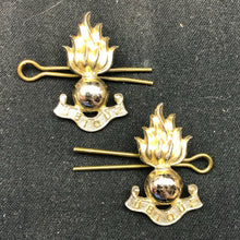 Charger l&#39;image dans la galerie, Original British Collar Badge Pair - Royal Engineers - The Militaria Shop
