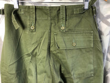 Charger l&#39;image dans la galerie, Genuine British Army OD Green Fatigue Combat Trousers - Size 76/84/100

