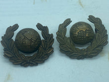 Lade das Bild in den Galerie-Viewer, Original WW1 / WW&#39;2 British Army Royal Marines Brass Collar Badges
