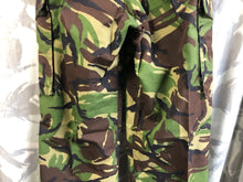 Load image into Gallery viewer, Size 80/72/88 - Vintage British Army DPM Lightweight Combat Trousers
