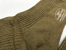 Load image into Gallery viewer, Original WW2 Era British Army Officers Khakli Woolen Socks NEW OLD STOCK Size 8
