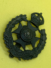 Load image into Gallery viewer, Original WW1 1st Btn Prince of Wales&#39;s West Yorkshire Leeds Rifles Cap Badge
