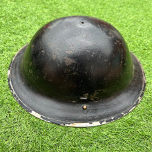 Lade das Bild in den Galerie-Viewer, WW2 British Army / Civil Defence Mk2 Brodie Helmet - Original Untouched
