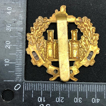 Lade das Bild in den Galerie-Viewer, Genuine WW2 British Army Brass Cap Badge - Essex Regiment - The Militaria Shop
