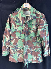 Charger l&#39;image dans la galerie, Original British Army DPM Combat Jacket Smock - Size 170/96
