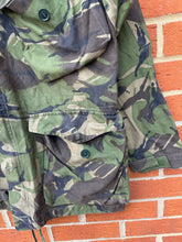 Load image into Gallery viewer, Genuine British Army DPM Camouflaged Combat Smock Jacket - Size 170/96
