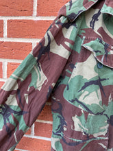 Charger l&#39;image dans la galerie, Original British Army 1968 Pattern Combat Smock Jacket - Size 2 - 40&quot; Chest
