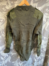 Charger l&#39;image dans la galerie, New Old Stock - Genuine British Army Commando Heavy Pull Over Jumper - 36&quot; Chest
