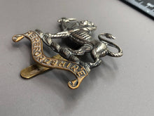 Charger l&#39;image dans la galerie, Original WW1 British Army Cap Badge - Hertfordshire Regiment
