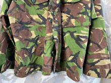 Charger l&#39;image dans la galerie, Genuine British Army DPM Lightweight Combat Jacket - Size 170/112
