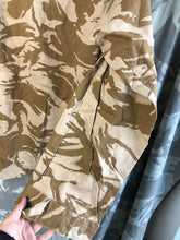 Charger l&#39;image dans la galerie, Genuine British Army Desert DPM Camouflaged Tropical Combat Jacket - 170/104
