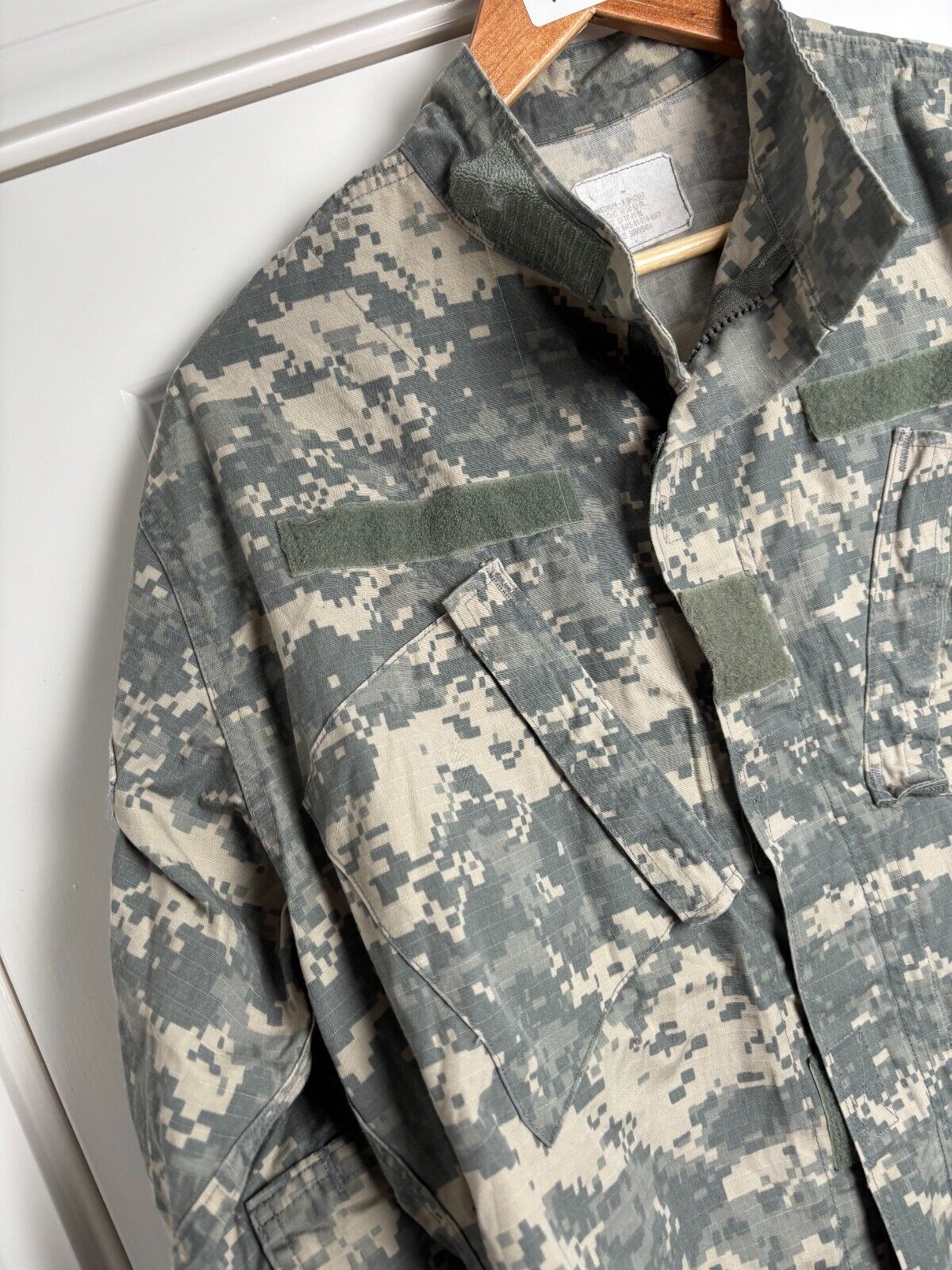 Surplus US Army ACU Combat Uniform Jacket Broken Zip-Medium XShort - The Militaria Shop