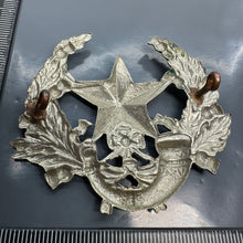 Load image into Gallery viewer, Original WW1/WW2 British Army Scottish Cameronian Highlanders Regiment Cap Badge
