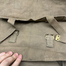 Lade das Bild in den Galerie-Viewer, Original WW2 British Army 37 Pattern Webbing Large Pack &amp; Straps
