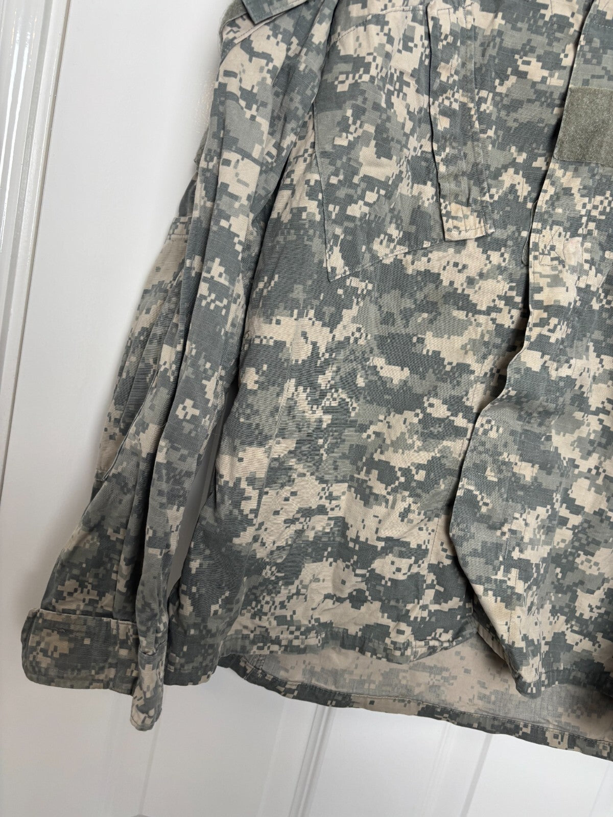 Surplus US Army ACU Combat Uniform Jacket -Size Medium-Regular - The Militaria Shop