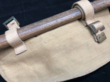 Lade das Bild in den Galerie-Viewer, Original WW2 British Army Entrenching Tool, Helve &amp; Cover Set - Wartime Dated
