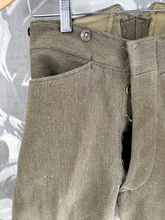 Load image into Gallery viewer, Original WW2 British Army Officers Riding Breeches - 26&quot; Waist
