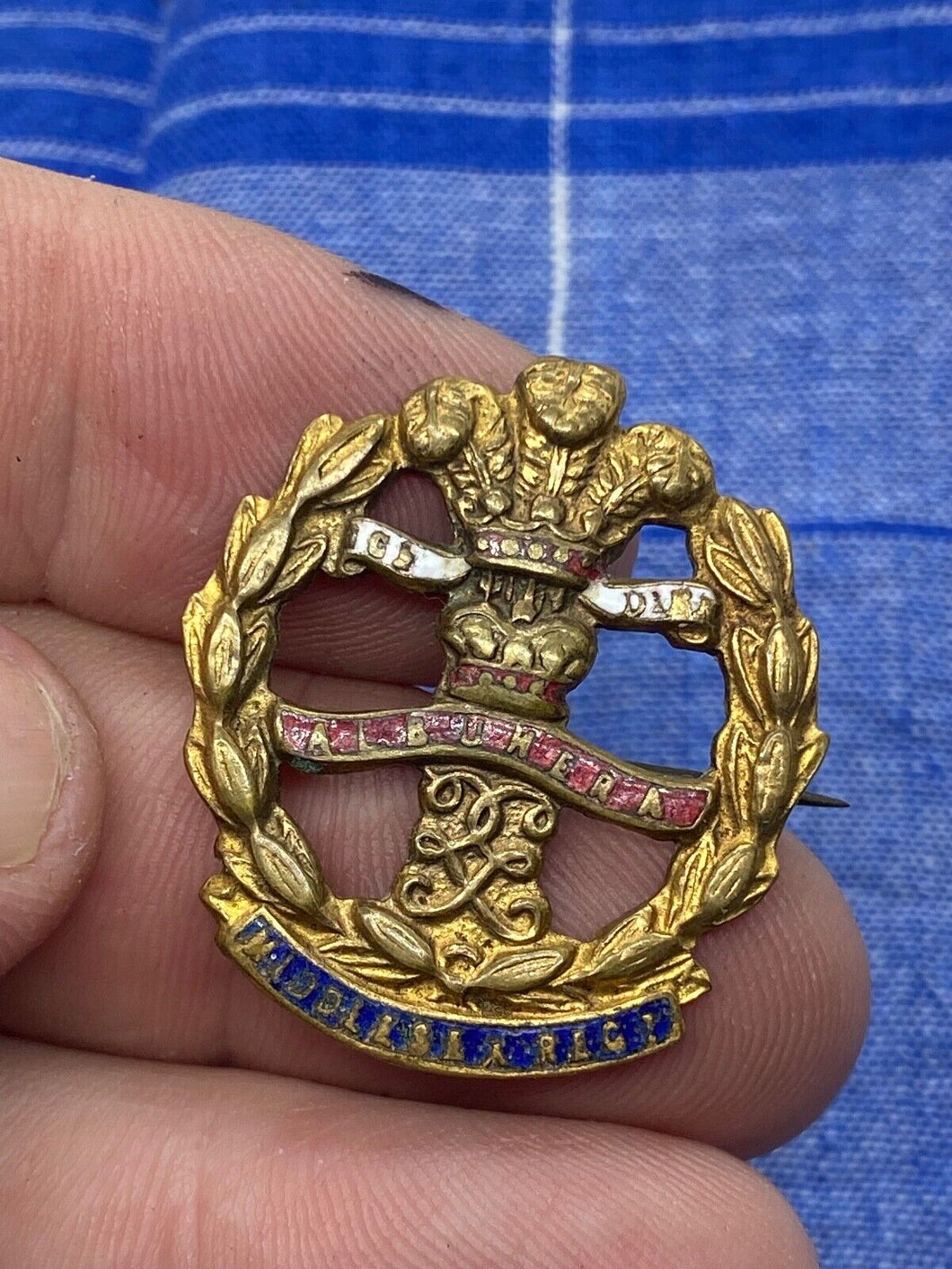 Original WW1 / WW2 British Army Middlesex Regiment Sweetheart Brooch