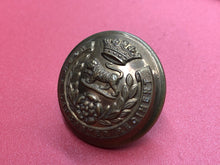 Lade das Bild in den Galerie-Viewer, Original WW1 British Army York &amp; Lancaster Regiment Uniform Button 26mm
