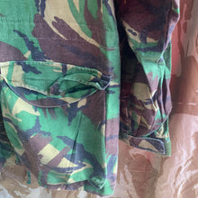 Lade das Bild in den Galerie-Viewer, Genuine British Army Smock Combat Jungle DPM Camouflage - Size 170/104
