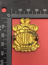 Charger l&#39;image dans la galerie, Genuine Army Canadian Princess of Wales&#39;s Own Regiment Cap Badge
