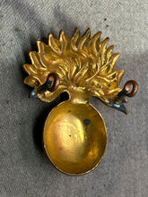 Load image into Gallery viewer, Original WW1 / WW2 British Army Grenadier Guards Cap / Collar Badge
