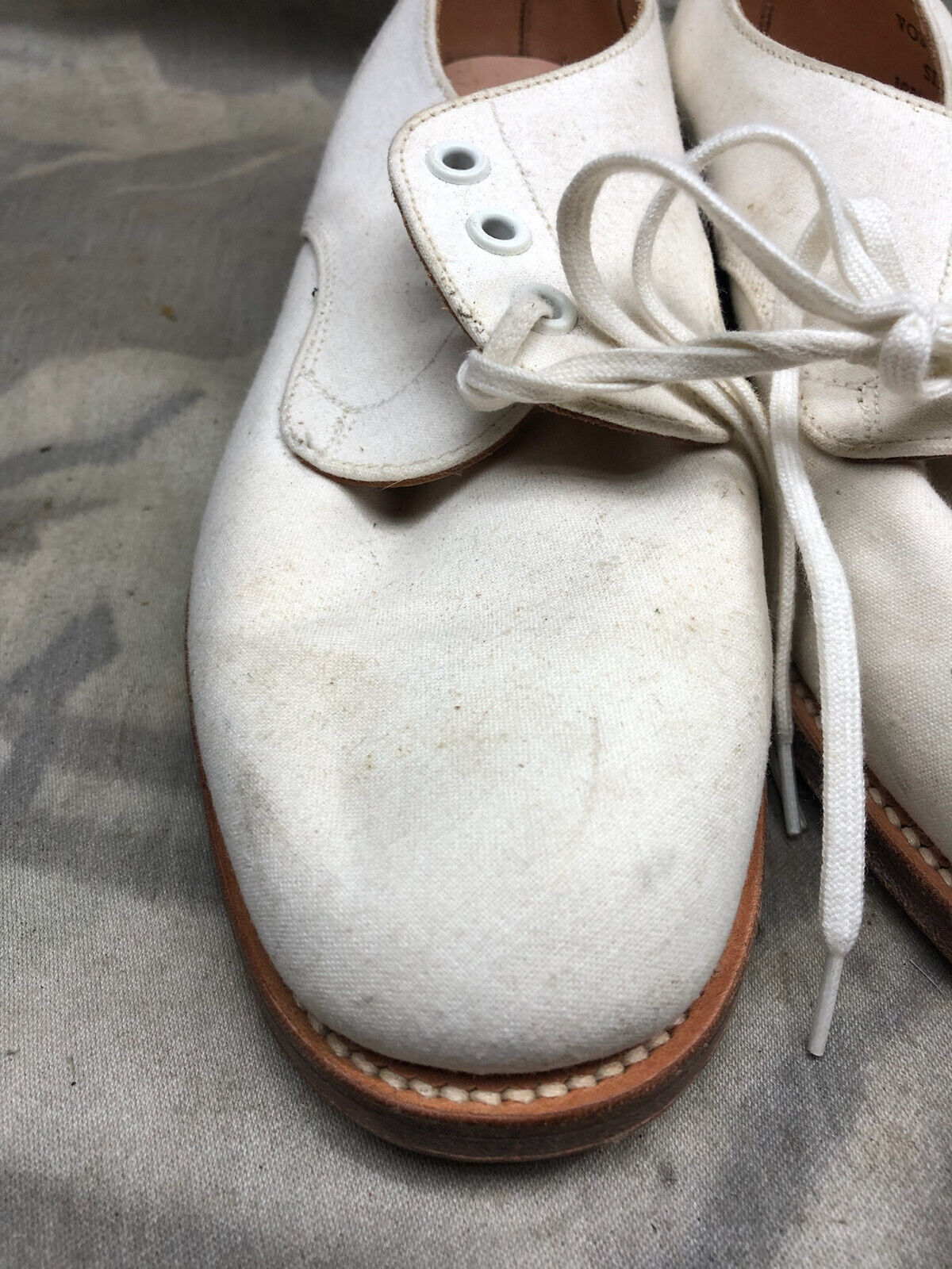 Genuine British Army Women's White Summer Shoes - WW2 Pattern - Size UK 5 L - The Militaria Shop