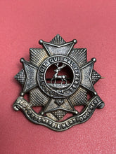 Charger l&#39;image dans la galerie, WW2 British Army Cap Badge Brooch - Bedfordshire &amp; Hertfordshire Regiment
