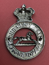 Charger l&#39;image dans la galerie, British Army Victorian Crown West Yorkshire 2nd Volunteer Battalion Cap Badge
