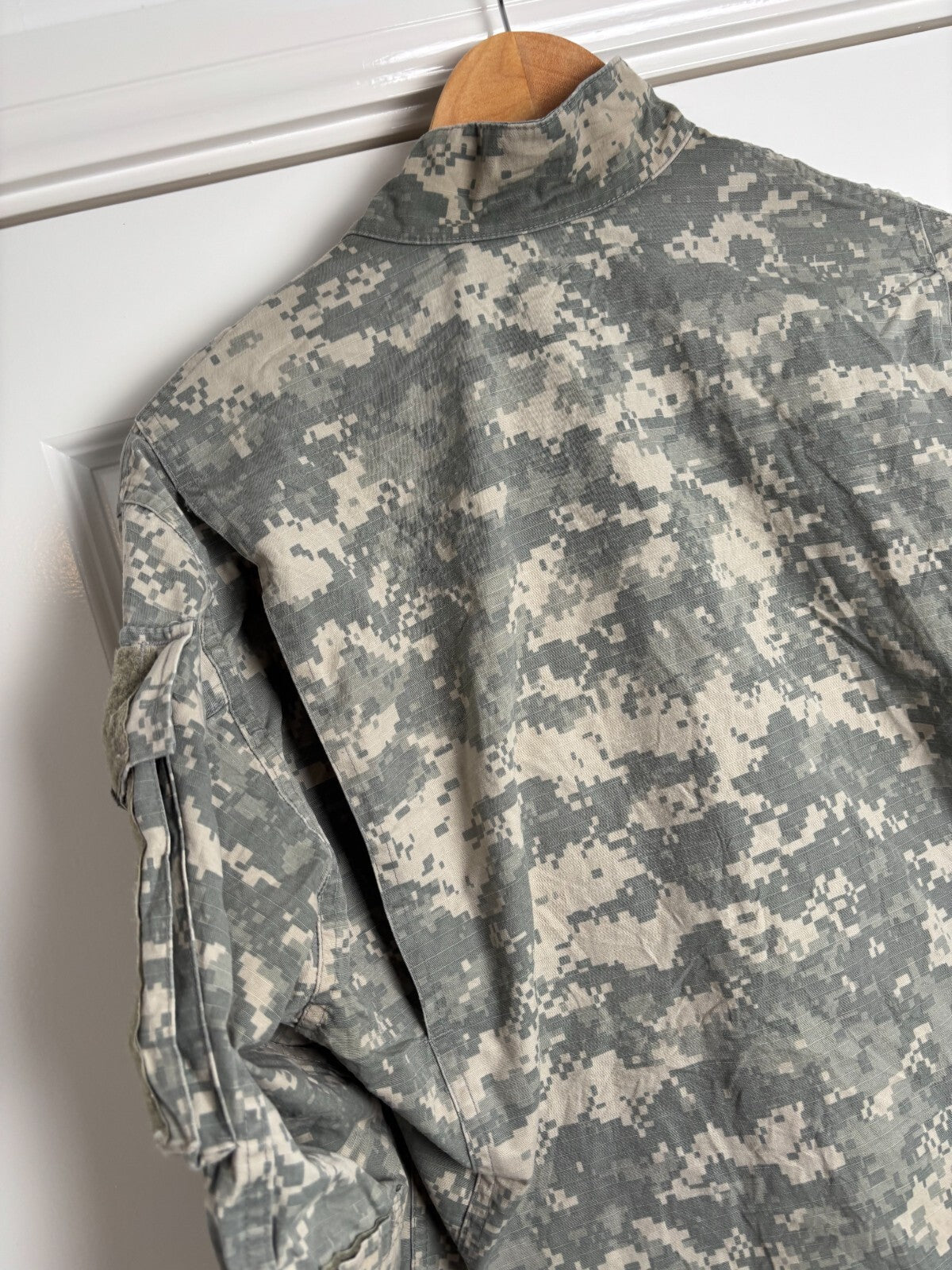 Surplus US Army ACU Combat Uniform Jacket-Small Regular - The Militaria Shop