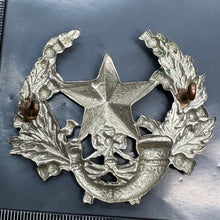 Load image into Gallery viewer, Original WW1/WW2 British Army Scottish Cameronian Highlanders Regiment Cap Badge
