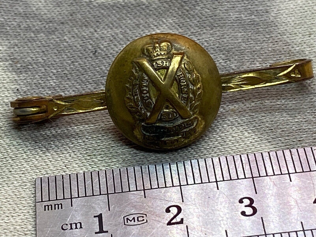 Original British Army Victorian Crown Cameron Highlanders Button Brooch