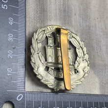 Charger l&#39;image dans la galerie, Original WW2 British Army Northamptonshire Regiment Cap Badge
