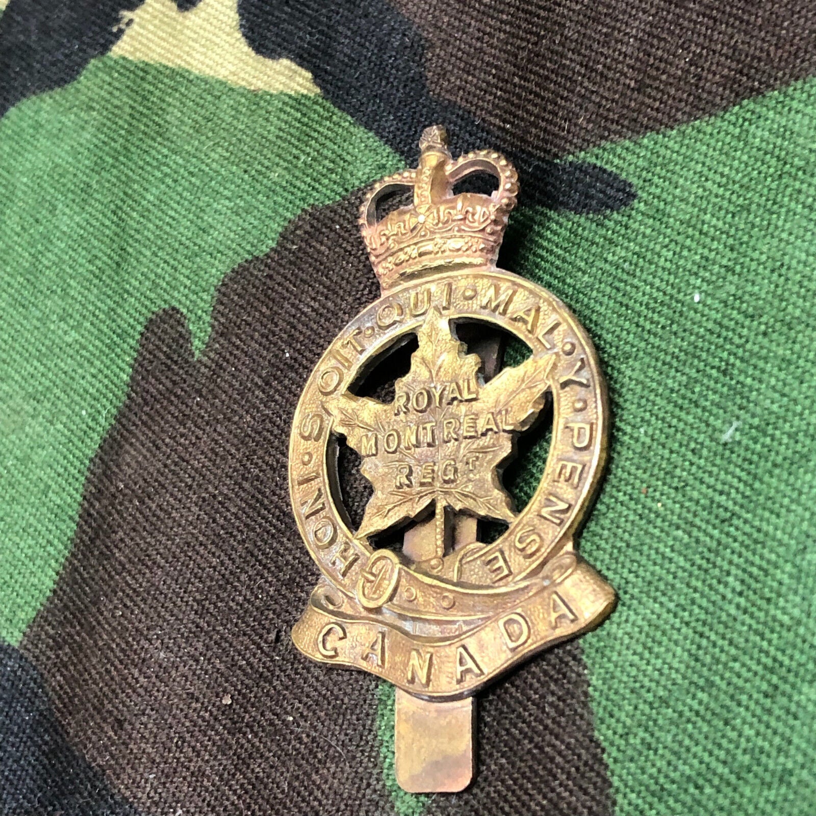 Original Canadian Army Royal Montreal Regiment Beret / Cap Badge - The Militaria Shop