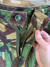 Load image into Gallery viewer, British Army DPM Camouflaged Temperate Trousers - 82/80/96 - Vintage Clothing
