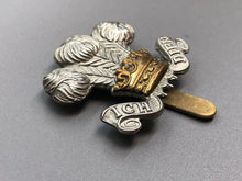 Lade das Bild in den Galerie-Viewer, Original WW2 British Army Welch Regiment Cap Badge
