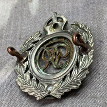 Charger l&#39;image dans la galerie, Original WW2 British Army Royal Engineers Bi-Metal Officers Cap Badge
