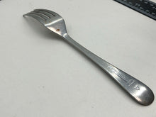 Charger l&#39;image dans la galerie, Original British Army War Department Marked Mess Cutlery Fork - 1961 Dated
