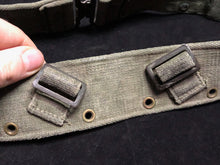 Charger l&#39;image dans la galerie, Original British Army WW2 44 Pattern Combat Belt - 38&quot; Waist
